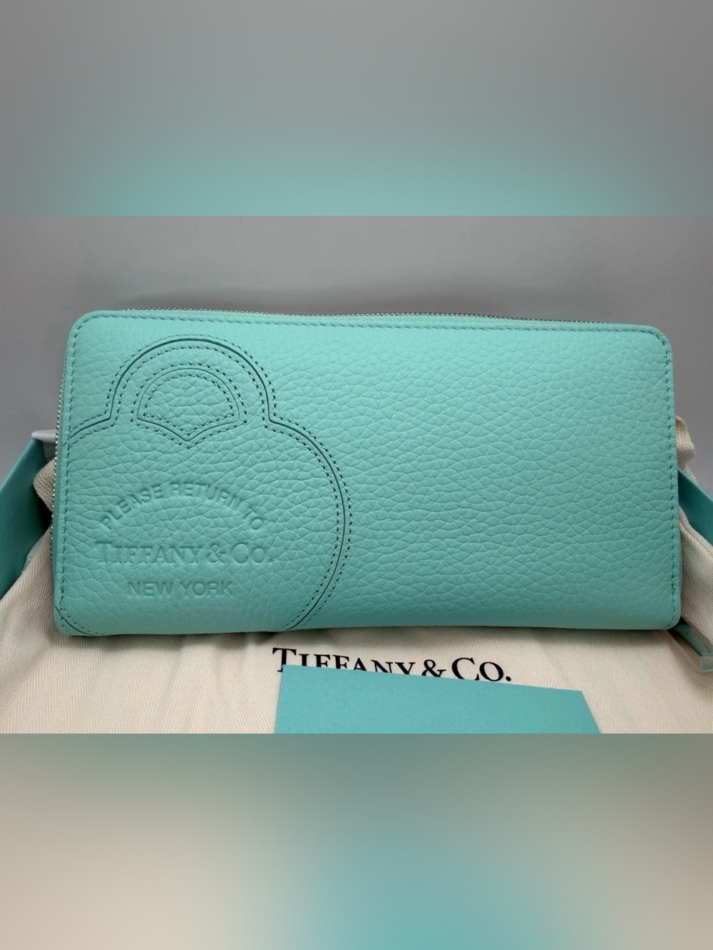 Tiffany & Co. New tiffany blue rtt leather L zip wallet
